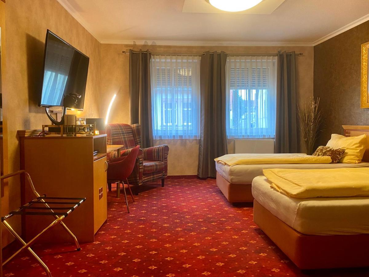 Отель Querfurter Hof Экстерьер фото