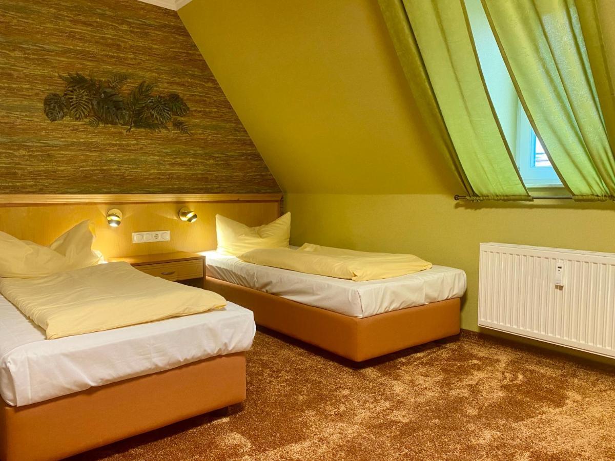 Отель Querfurter Hof Экстерьер фото