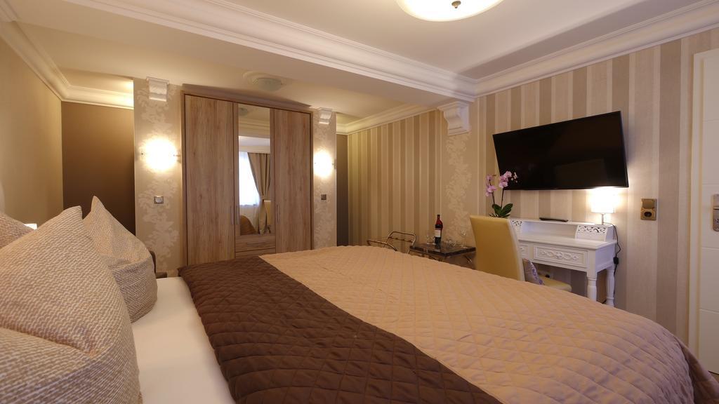 Отель Querfurter Hof Экстерьер фото